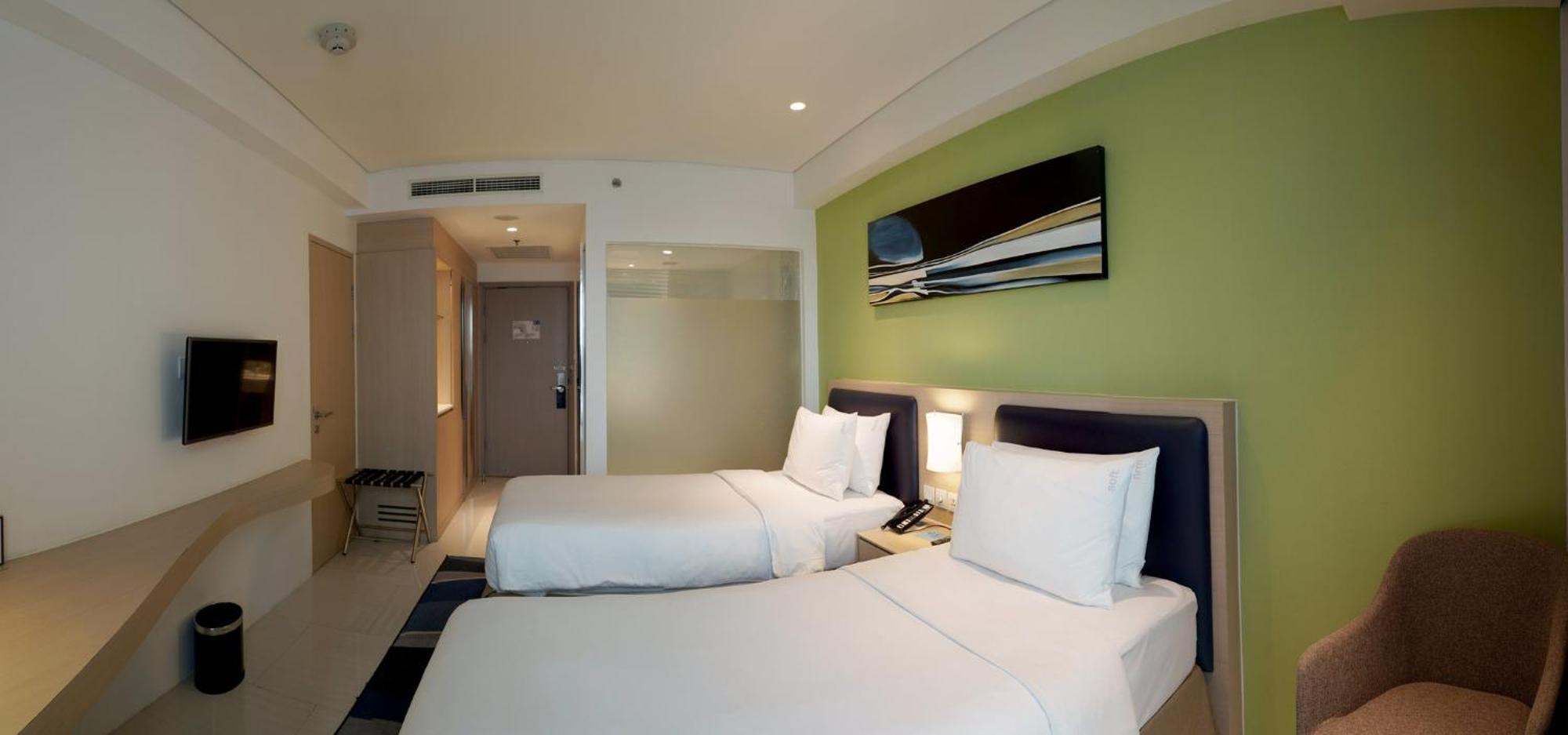 Holiday Inn Express Jakarta International Expo By Ihg Exterior foto